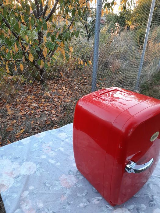 Мини хладилник EVERCOOL 12V и 220-240V