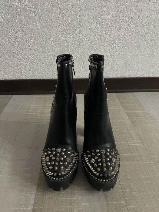 Черни боти с шипове