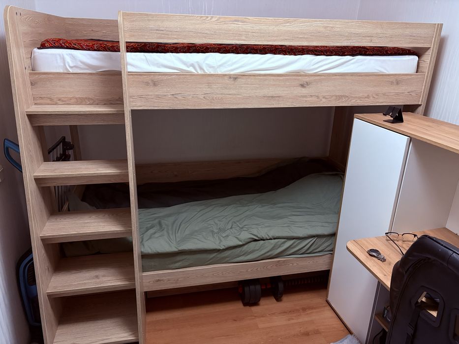 Двухяростная кровать