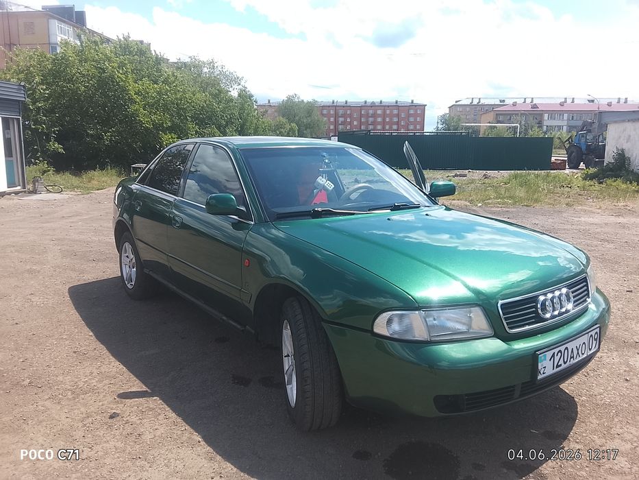 Продам хорошую машину Ауди А4 б5