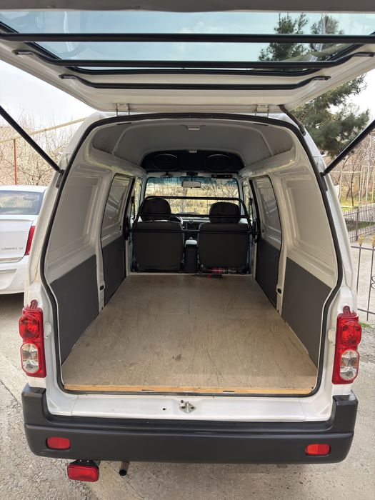 Дамас Ван продается