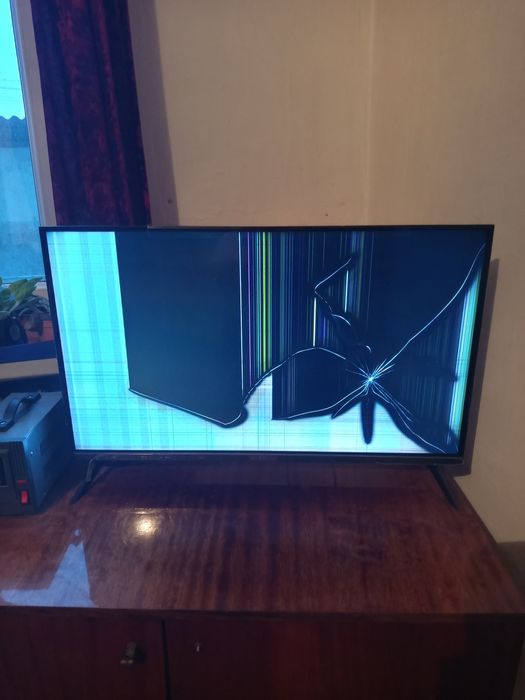 Продам телевизор в нерабочем состоянии или на запчасти