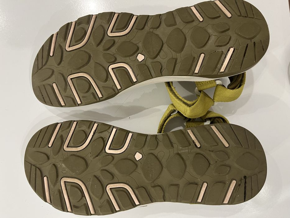 Продавам спортни сандали