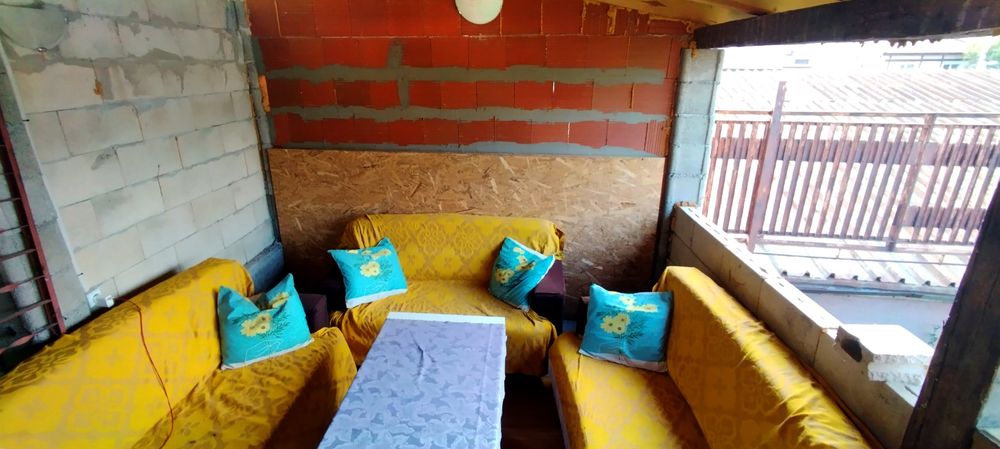 Продават се две къщи в жк. Църква, гр. Перник