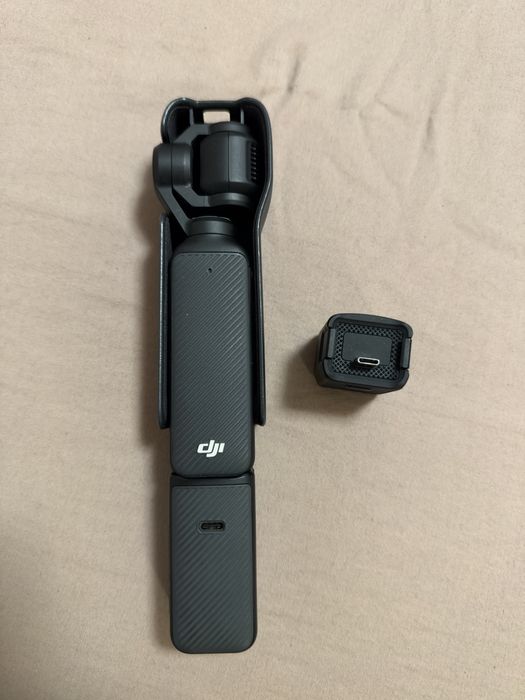 DJI Pocket 3 + Card 256GB + Baterie suplimentară / Accesorii