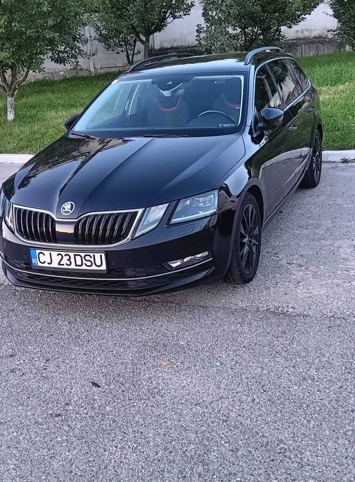 Vând mașină de familie.