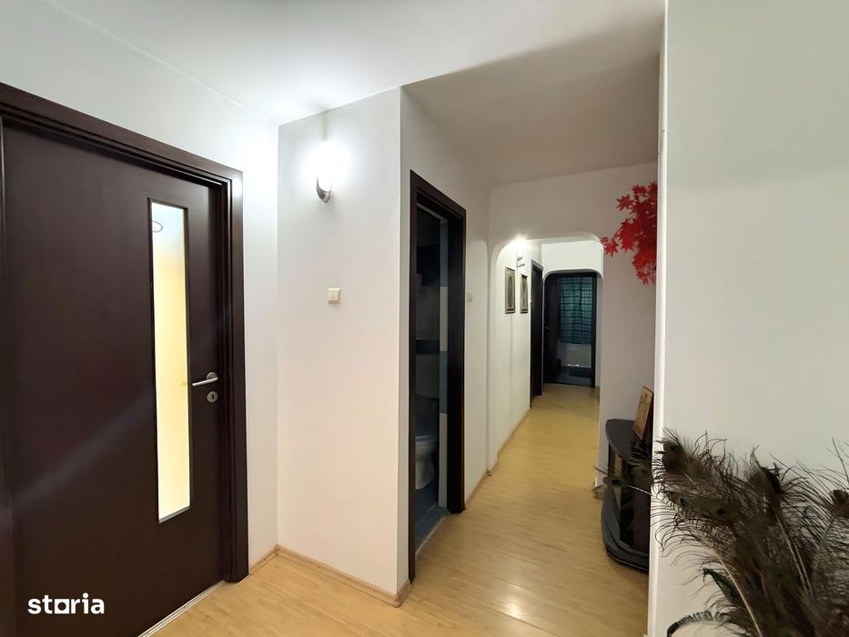 De închiriat | Apartament 3 camere, zona Inel II