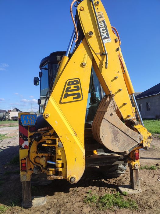 Экскаватор погрузшик 3в1.