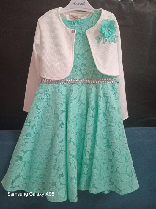 Платье на девочку