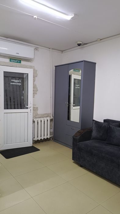 Сдаю маникюрный столик