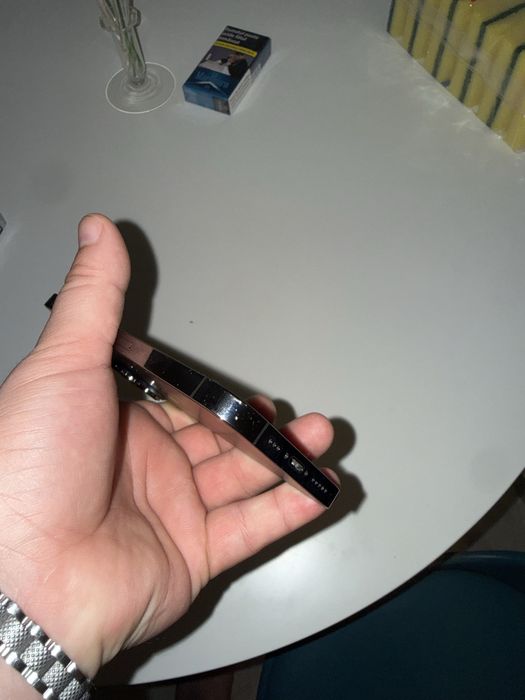 Vând iphone 13 pro