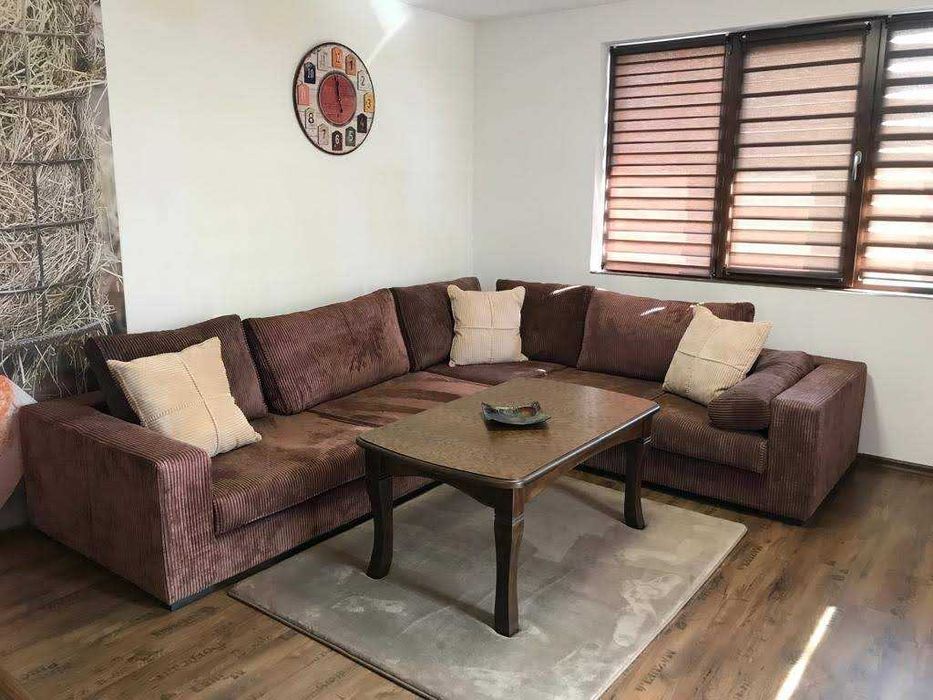 Дава се под наем Тристаен апартамент в Казанлък - 100 кв.м за 357 € - Снимка #2