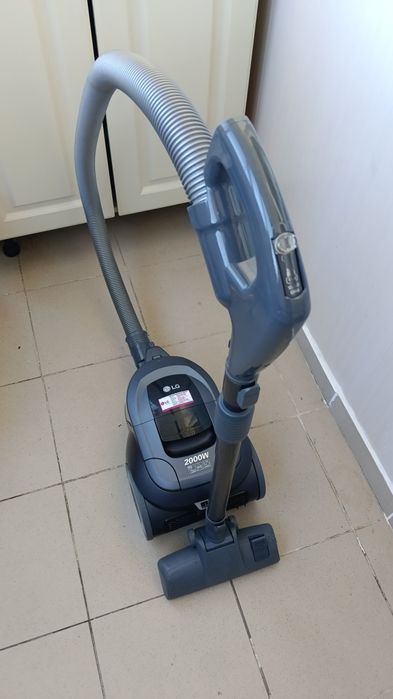 Пылесос LG 2000W