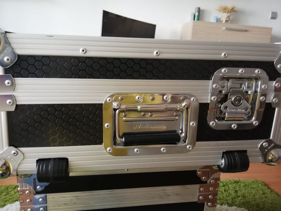 Flightcase mixer si playere DJ