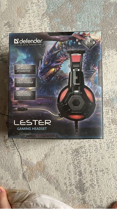 Наушник и клавиатура игрровой