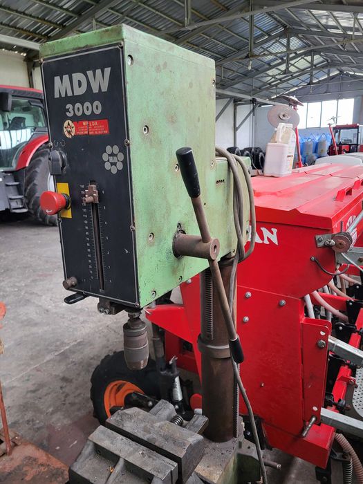 Бормашина колона, трифазна в перфектно състояние.