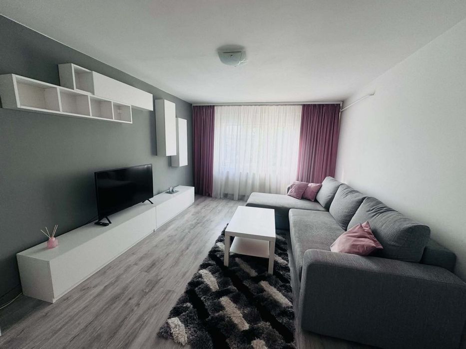 Inchiriez Apartament 2 comere decomandat