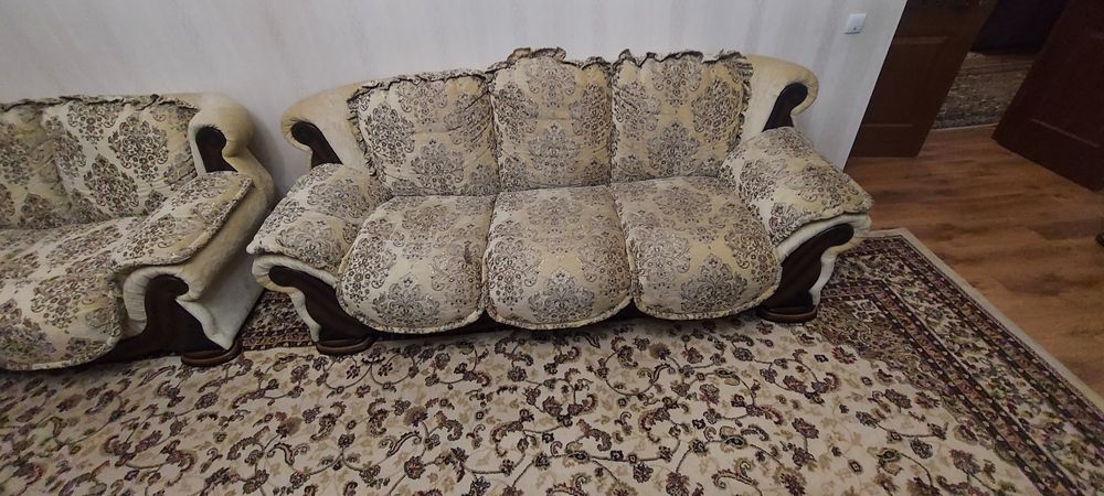 Продам диваны для зала