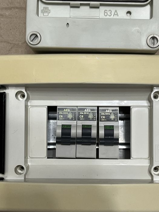 Siguranțe Automate Siemens 5SN1 C20, AEG Elfa C6 + Carcase Tablou Electric
