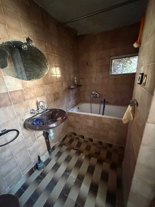 Продава се Къща в с. Нареченски бани, Област Пловдив - 250 кв.м за 135 €/кв.м - Снимка #13