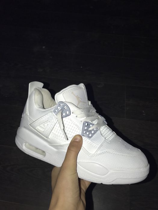 Papuci Jordan 4 - noi , marimea (38)