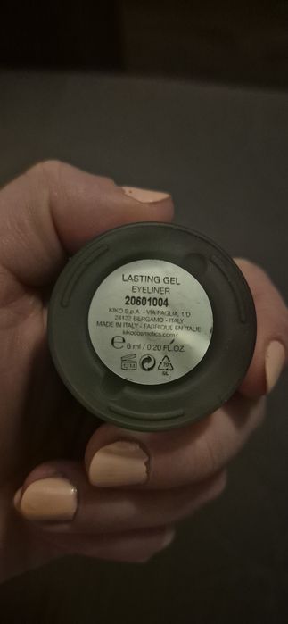 Eyeliner gel de lungă durată