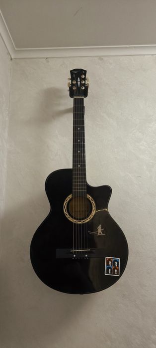 Гитара акустическая
