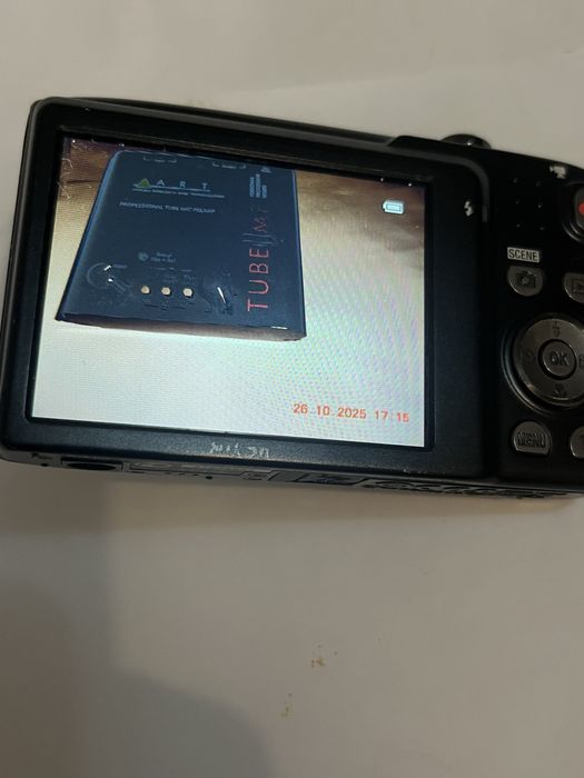 Nikon S3100 5xzoom optic 14mpx afisare data si ora