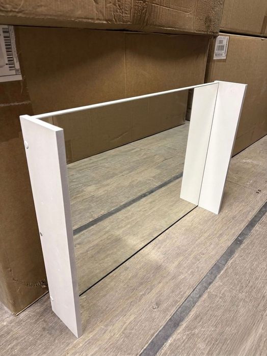 Продам тумбочку, зеркало, унитаз