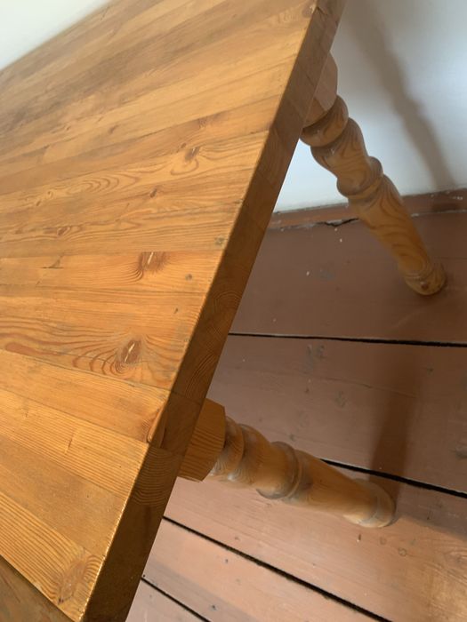 Продается стол со стульями