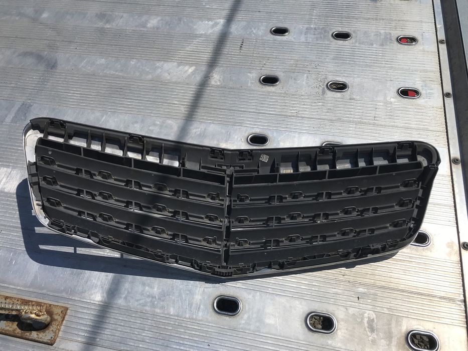 Grila fata mercedes 220 cdi fab 2012