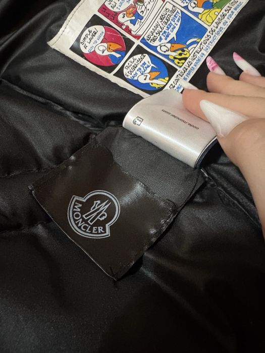 Geacă Moncler neagră, lucioasă originală