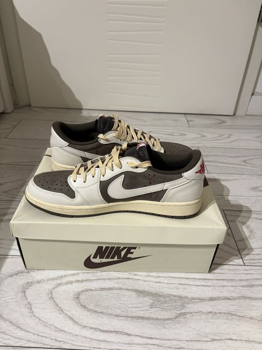 Air Jordan 1 Low Travis Scott Reverse Mocha