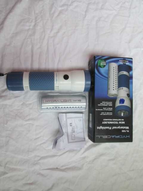 HYDRACELL FL-100 нов фенер с акумулаторна батерия, зарежда се с вода.