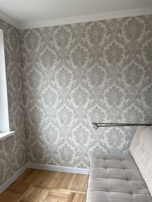 Клеим обои качественно