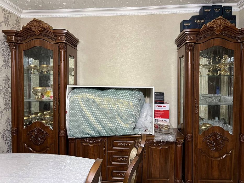 Продаётся пенал?