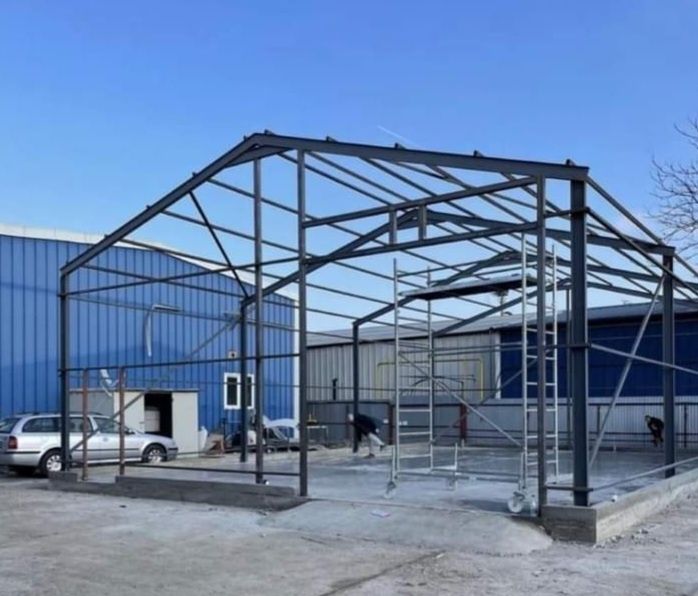 Vand hale metalice la super preț-calitate