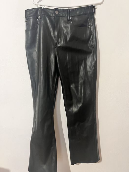 Pantaloni imitatie piele