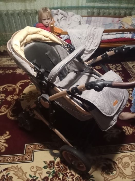 Продам коляску  почти новая