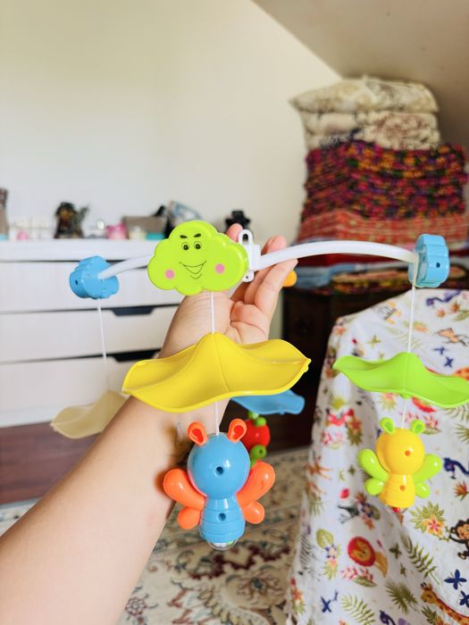 Мобиль для манежа