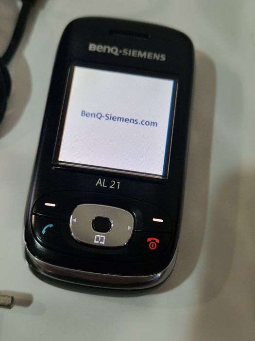 Cel mai mic telefon Slide