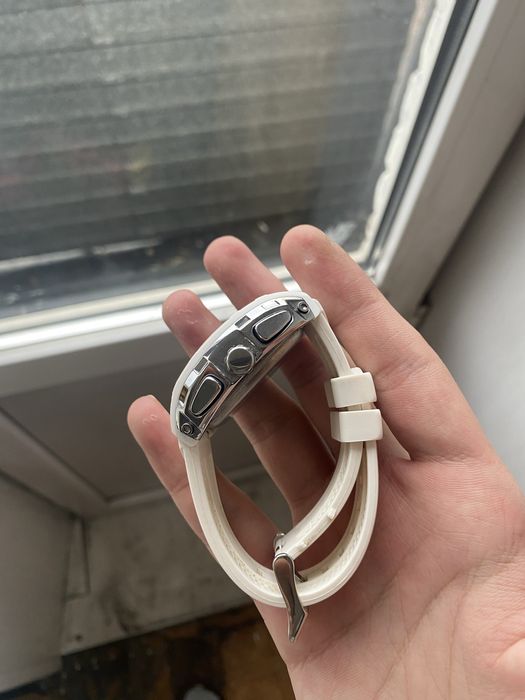 Срочно продам часы