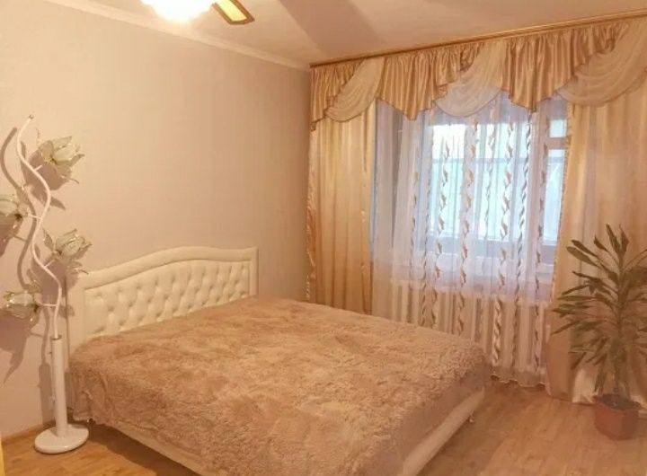 По часам в центре , Сарыарка 11-Кенесары