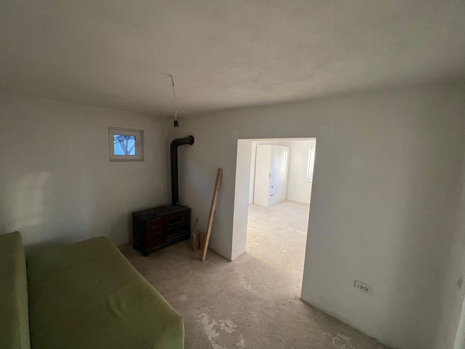 Vând casă cu grădină în Ohaba.