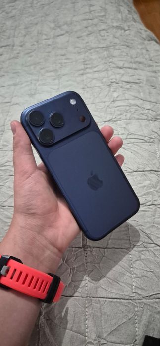 Iphone 17 pro aproape nou