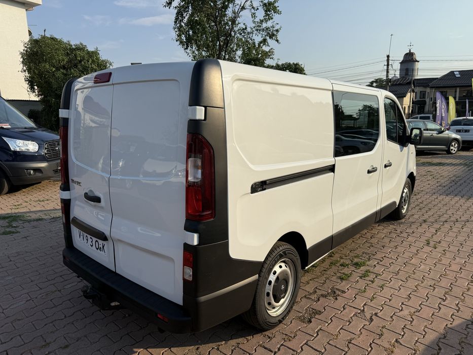 Renault Trafic 6 Locuri, Varianta Lunga