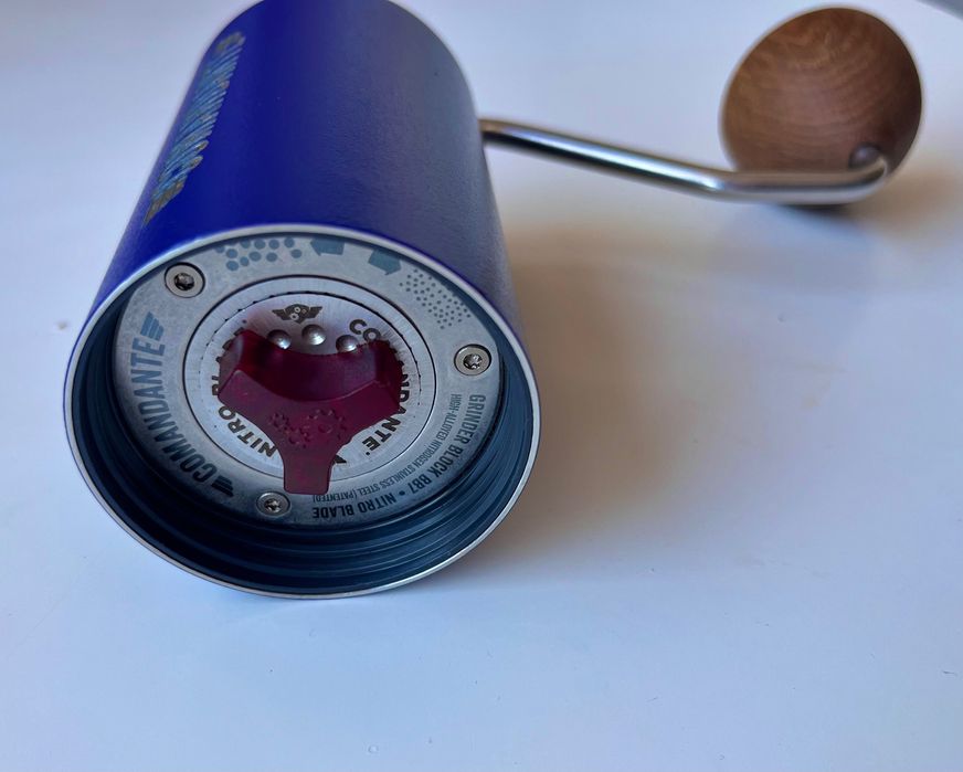 Ръчна кафемелачка COMANDANTE | C40 | MK3+ Red clix