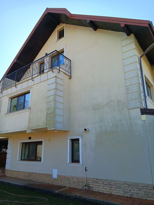 Curățare fațade clădiri