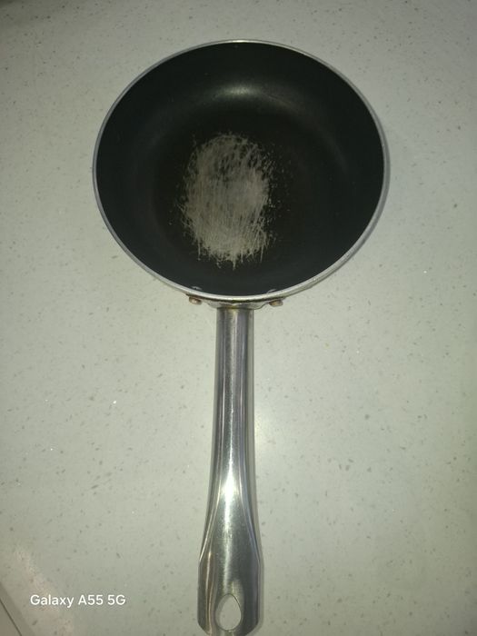 Сковорода алюминиевая 
Диаметр приме