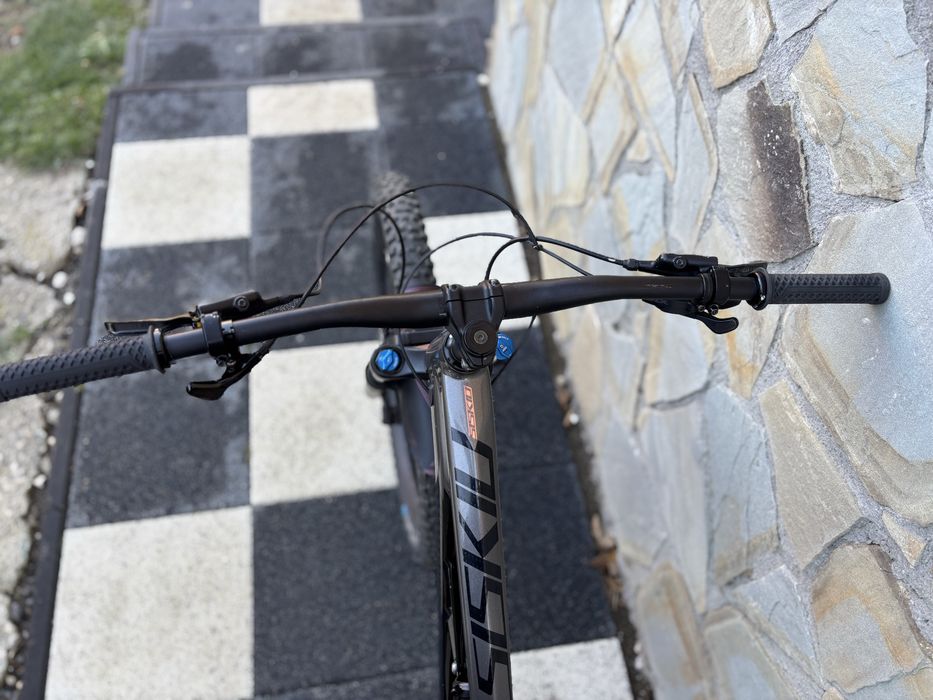 Bicicleta Polygon Siskiu T8 Charcoal Black 29